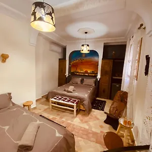 & Sous Le Soleil Chez Jerome Et Pamela Africaine Homestay